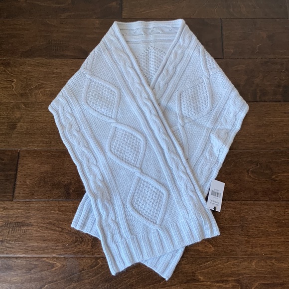 BANANA REPUBLIC Factory Light Blue Scarf, Gloves and Hat Set New With Tags - Picture 2 of 13